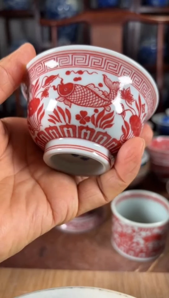 柴窑釉里红鱼藻纹杯杯
