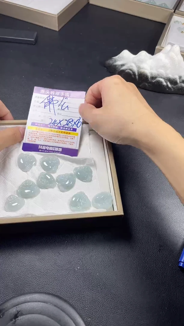 翡翠未镶嵌吊坠(不含链)翡翠佛公01/多样性发一件