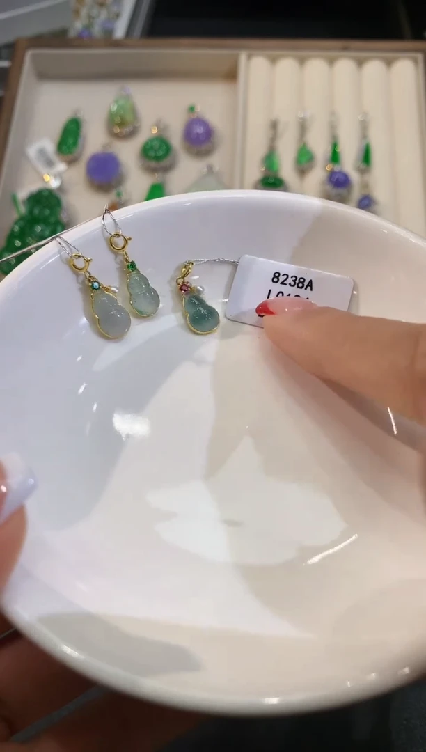 【闪购商品】翡翠吊坠(不含链)18K金镶嵌L0184多样性发其一