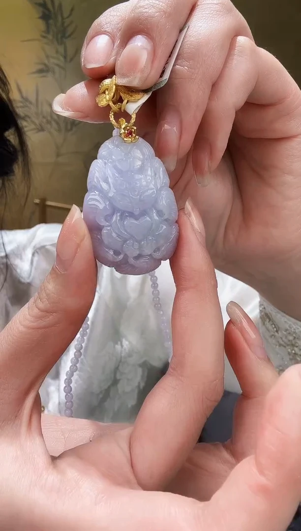 颈饰未镶嵌翡翠吊坠