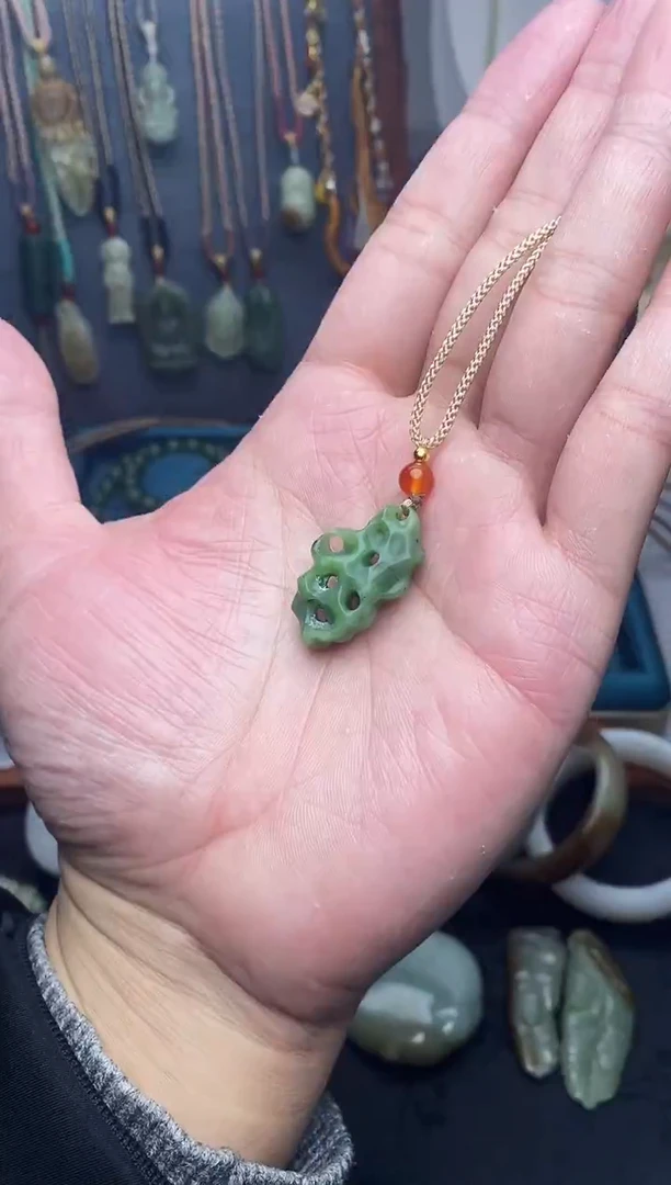 颈饰未镶嵌和田玉1