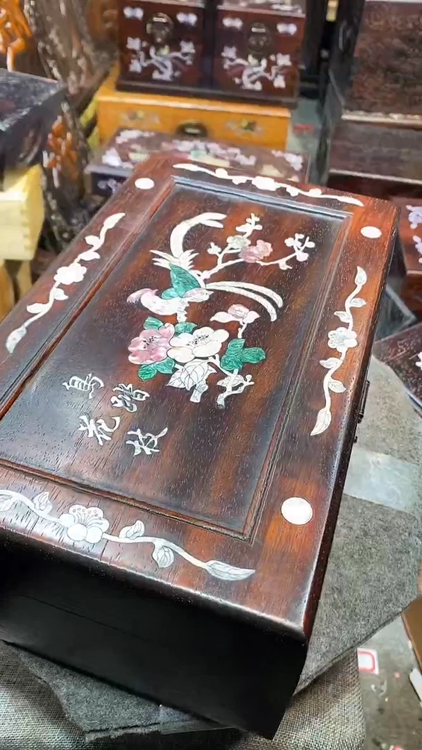 木木雕款大盒子一个