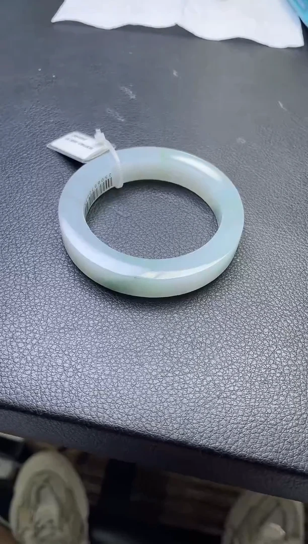定制翡翠手镯定制未镶嵌酃**逐手镯