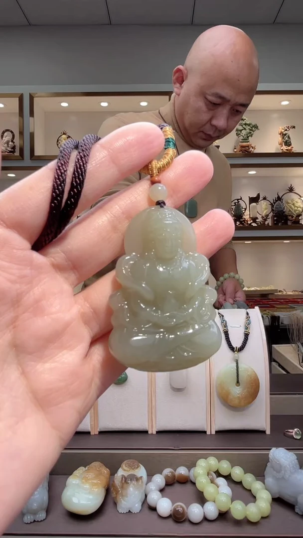 颈饰未镶嵌和田玉苏