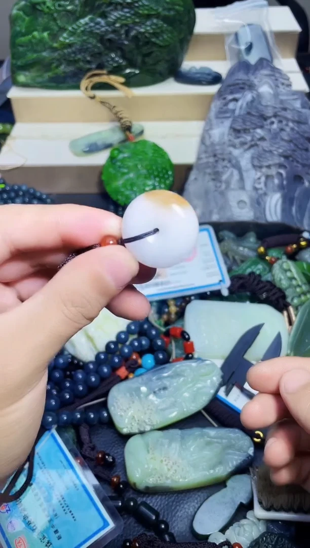 颈饰未镶嵌和田玉1