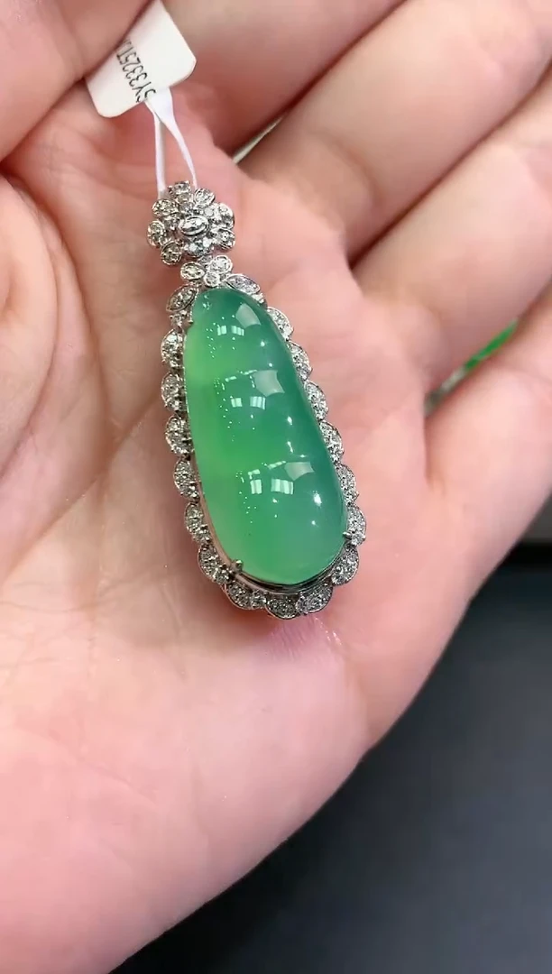 【闪购商品】翡翠颈饰18K金镶嵌C51