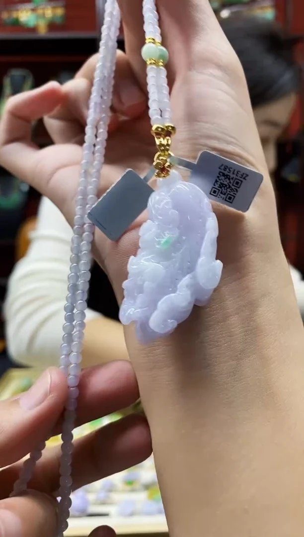 颈饰未镶嵌翡翠吊坠