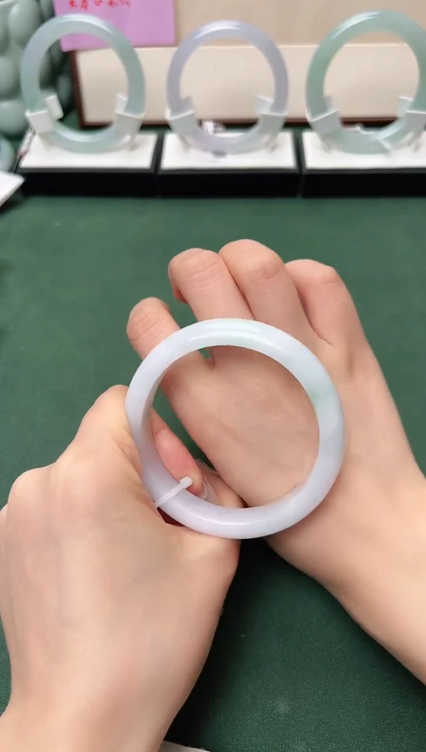 翡翠手镯未镶嵌LCG0510-40 圈口58