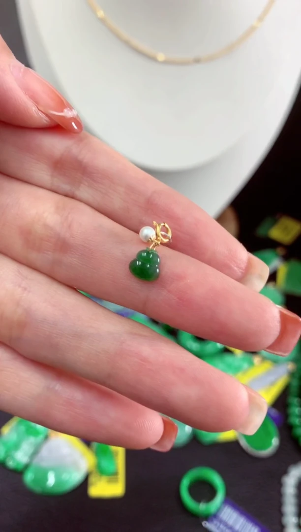 吊坠(不含链)18K金镶嵌翡翠挂件