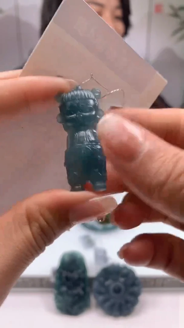 【闪购商品】定制翡翠未镶嵌翡翠毛货不退不换3.3