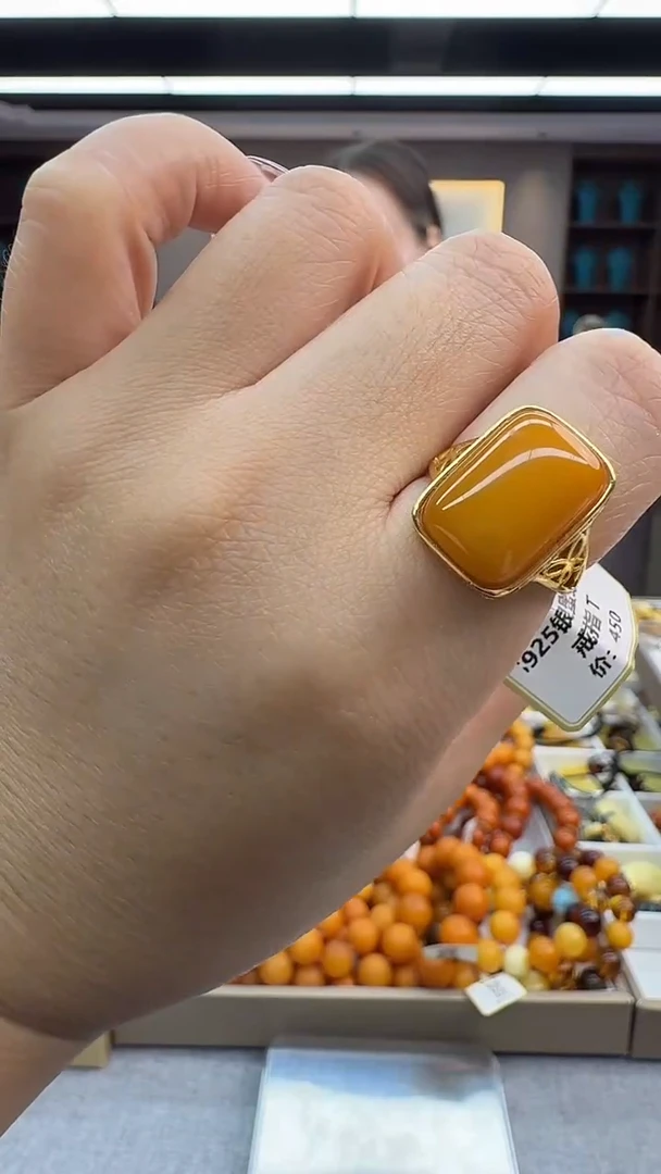 未镶嵌琥珀戒指33秒拍号 假一罚三