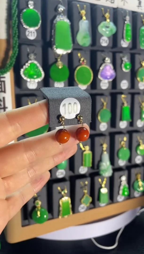 【闪购商品】翡翠颈饰银S925镶嵌100....