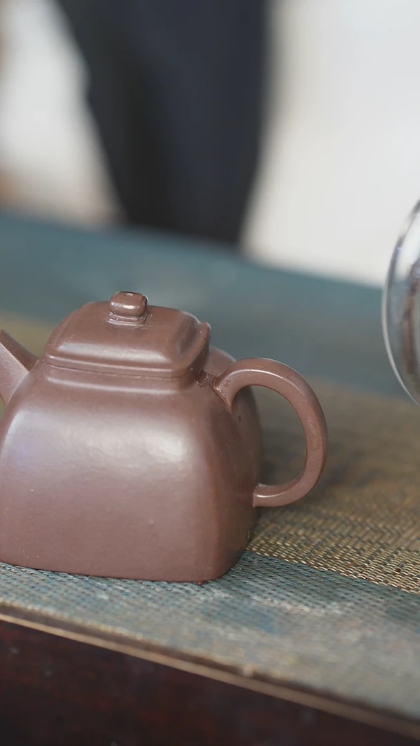 【闪购商品】喀左紫砂真不错，主播就是做壶的