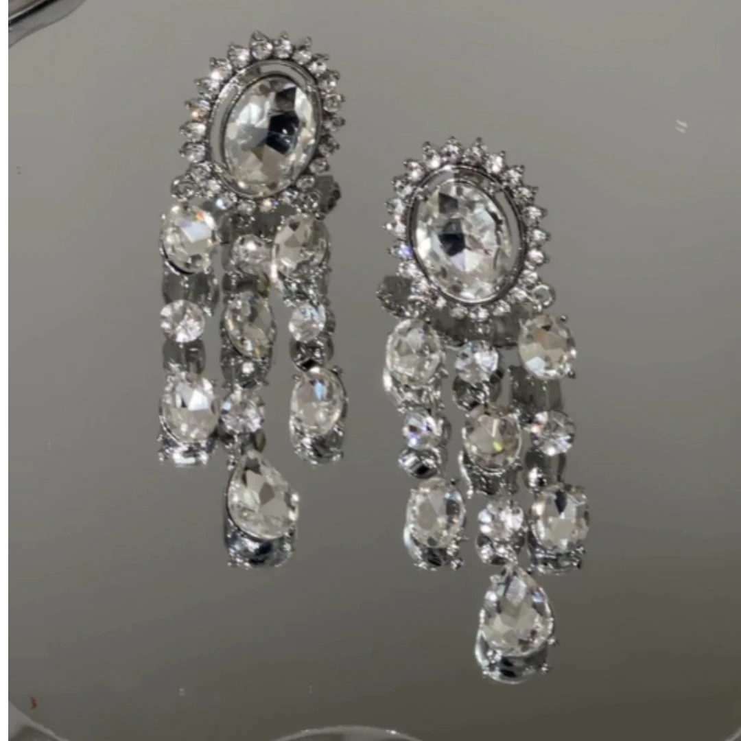 铜合金耳饰 3023轻奢新款垂坠水钻耳环新娘婚纱配饰气质婚庆首饰