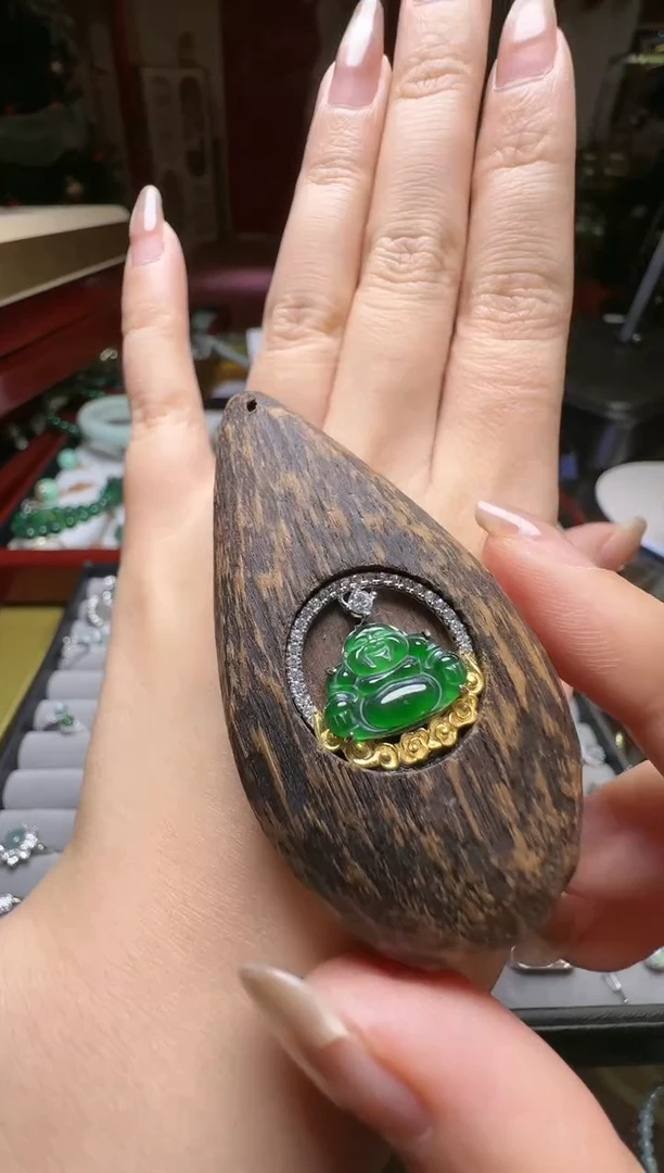 【闪购商品】翡翠吊坠(不含链)未镶嵌翡翠