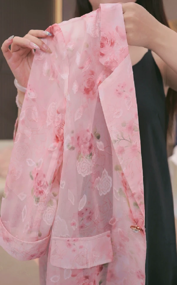 2025年夏季时尚气质烧花工艺小西服防晒外套气质显瘦百搭 qi1228