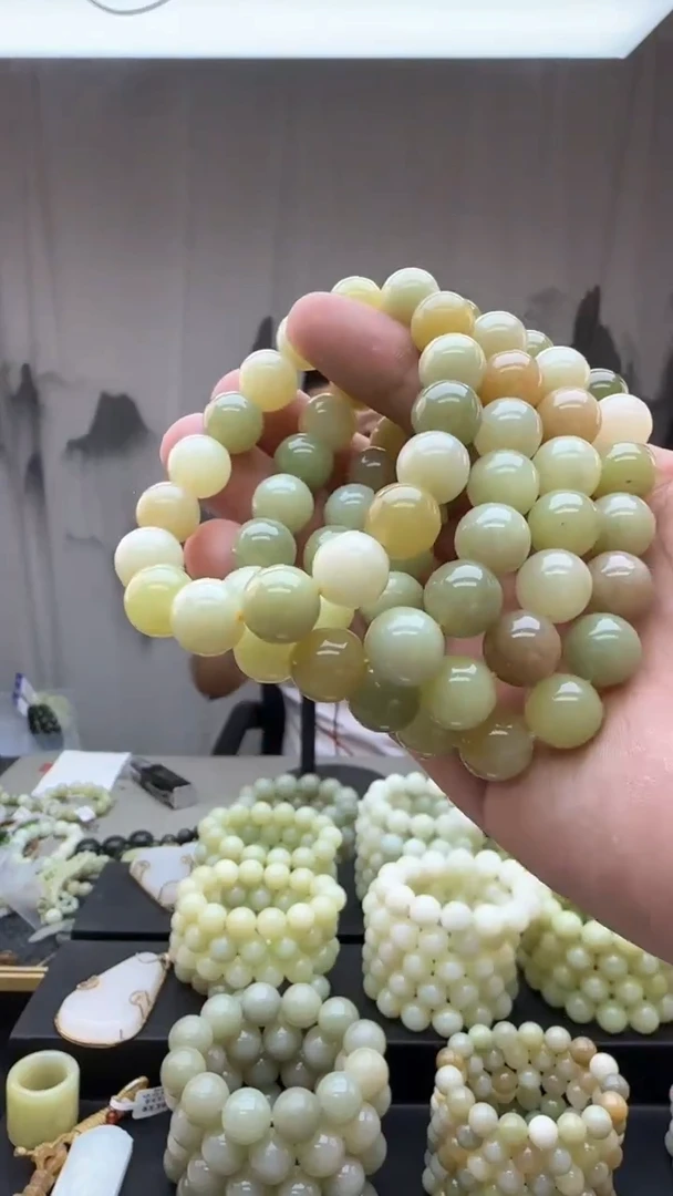 和田玉未镶嵌颈饰多样性发货拍一发一卡12多宝