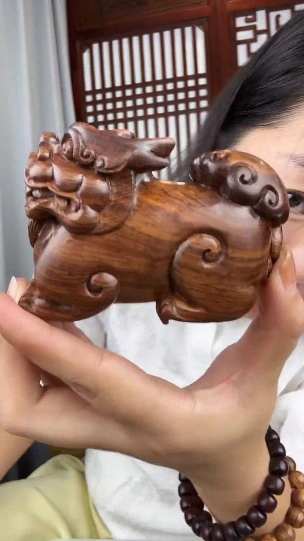 黄花梨/降香黄檀黄花梨雕刻貔貅手把件980
