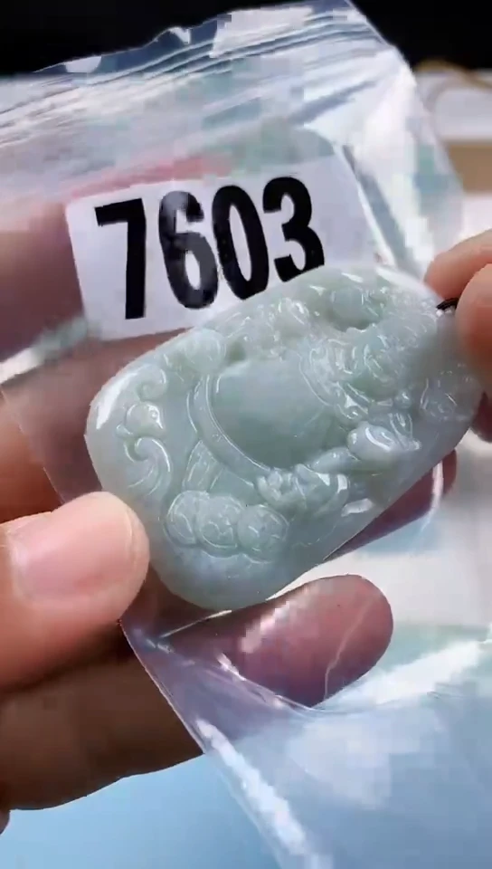 【闪购商品】翡翠挂件未镶嵌天然翡翠吊坠挂件