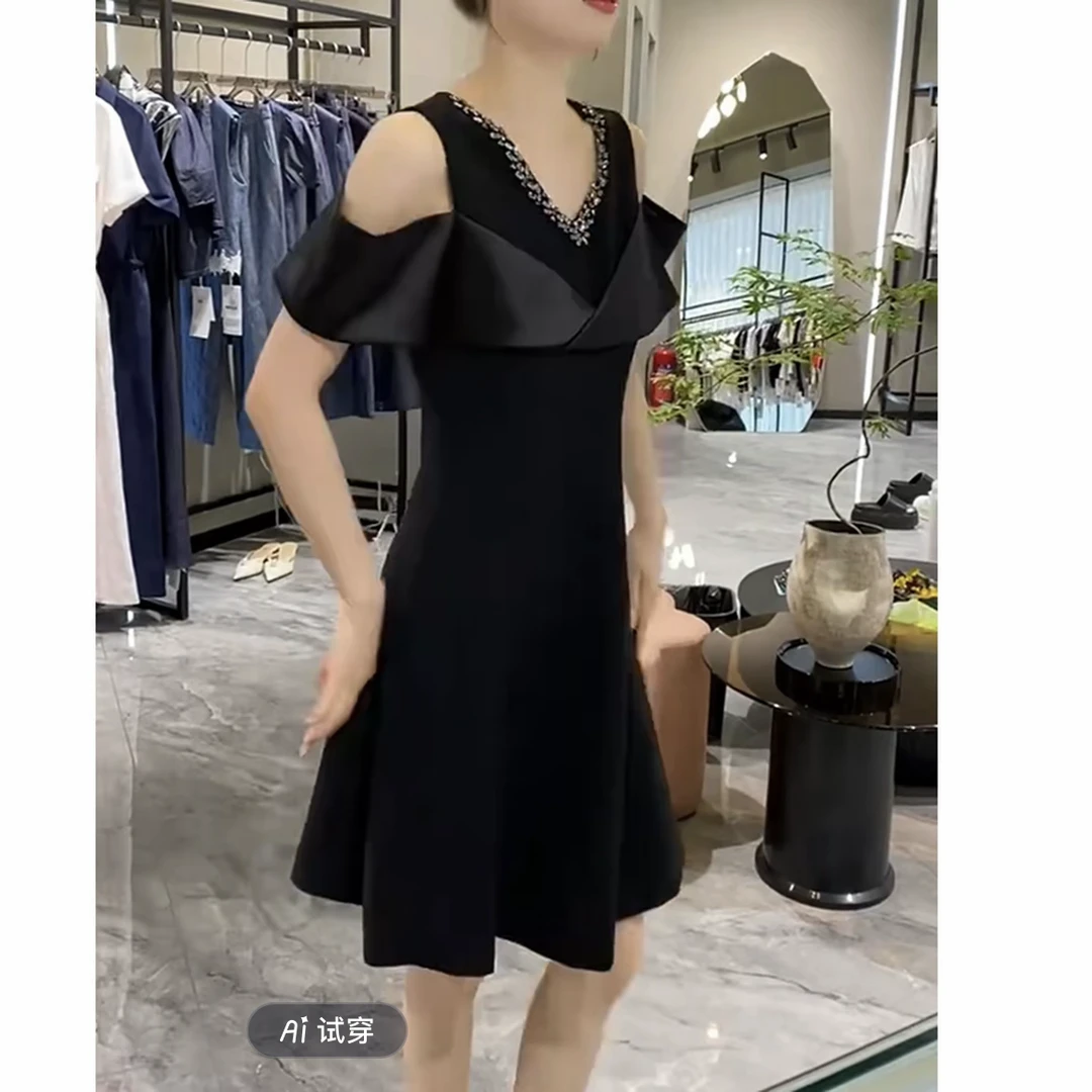2025年夏季小众新款时尚洋气高端设计感轻奢气质露肩礼服连衣裙女