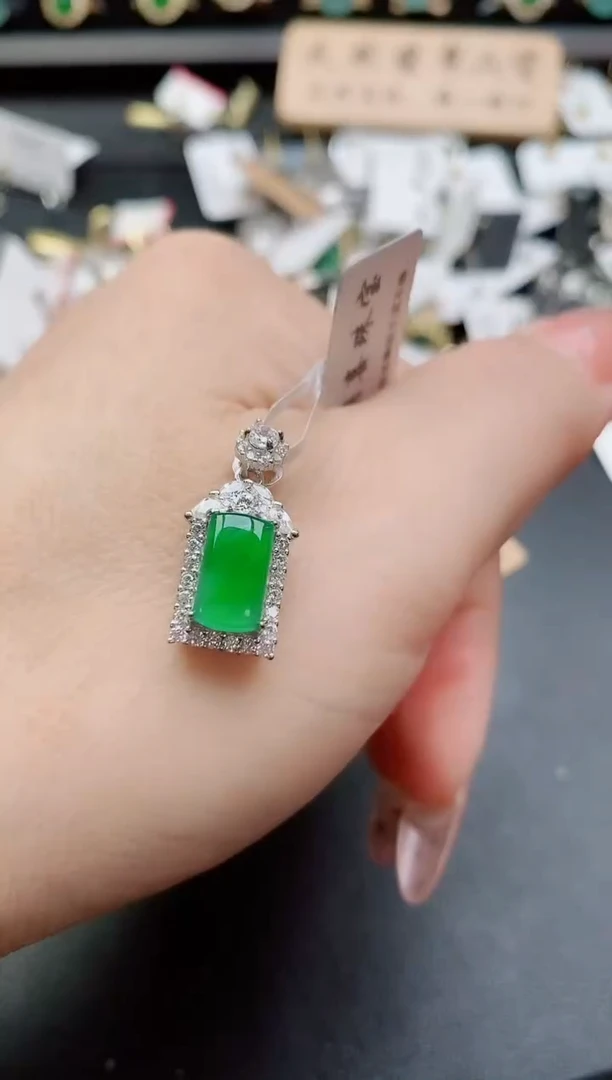 吊坠(赠链)银S925镶嵌翡翠1