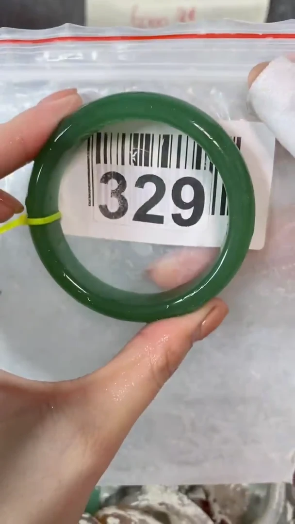 【闪购商品】石英质玉手镯未镶嵌111+329