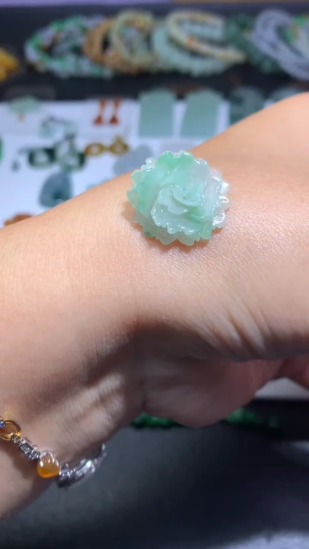 未镶嵌定制翡翠毛货