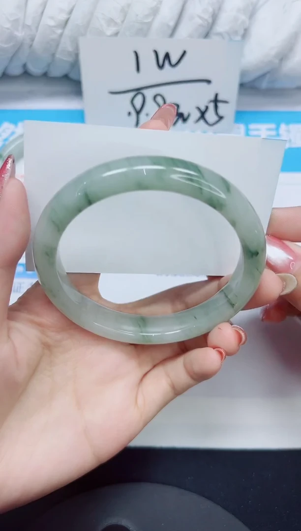 石英质玉手镯未镶嵌142/62.5