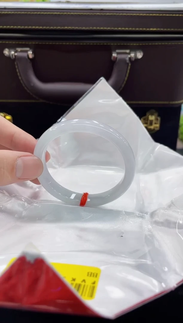 【闪购商品】翡翠手镯（贵妃镯）未镶嵌手镯