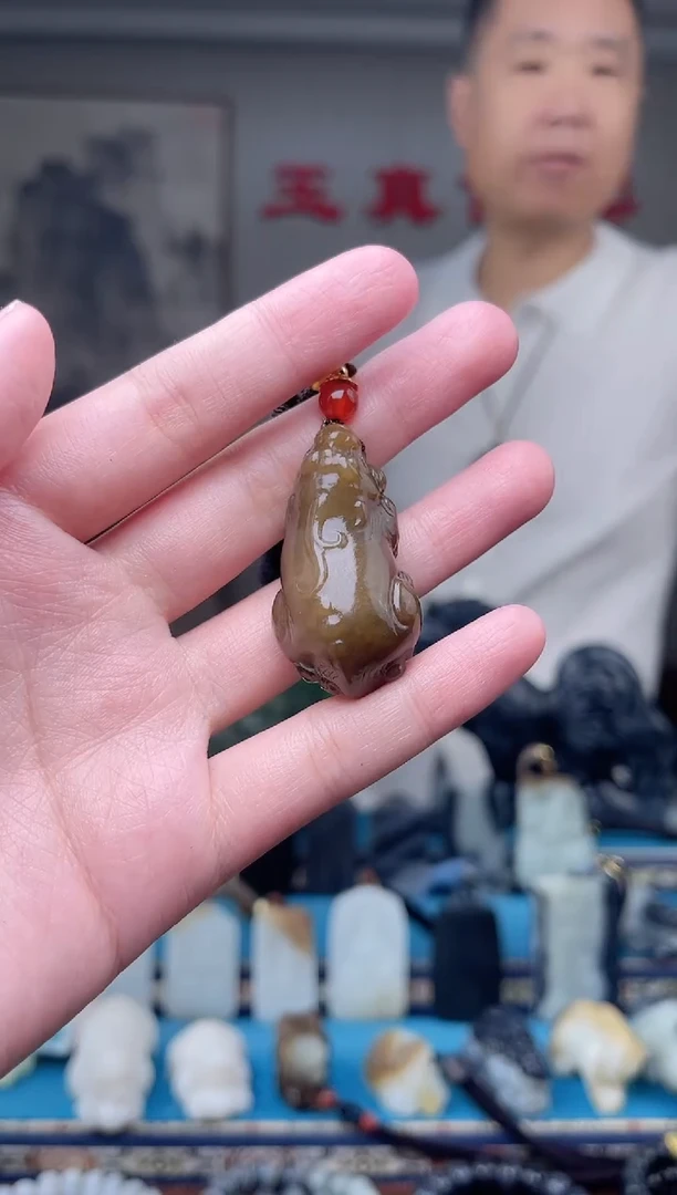未镶嵌和田玉挂件1