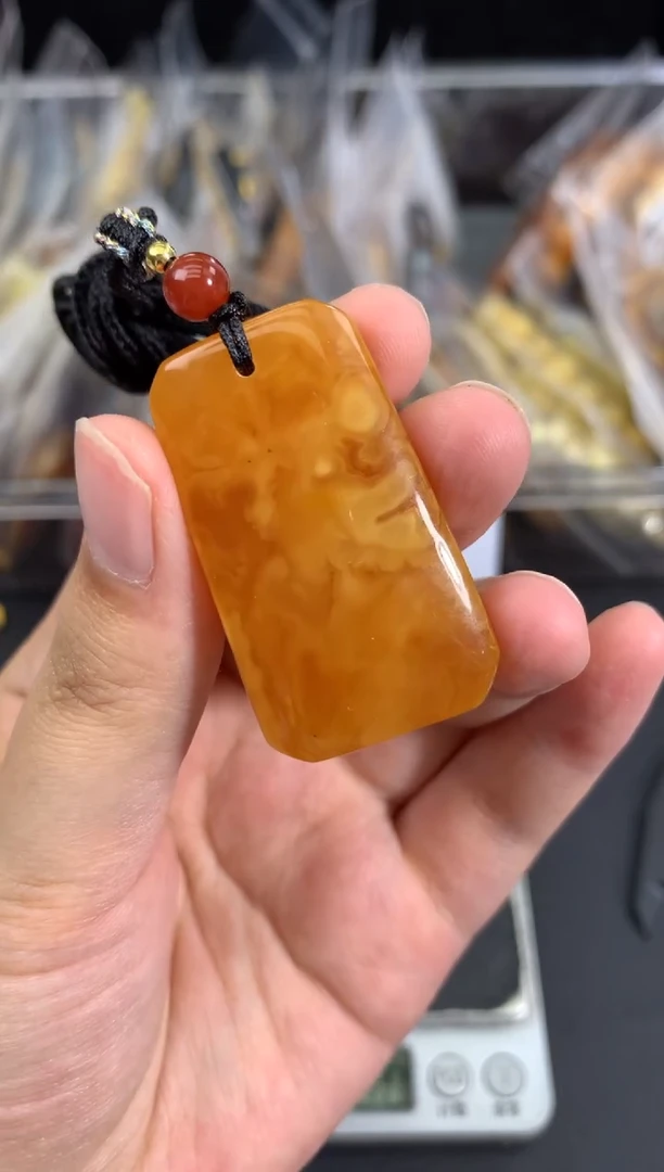 蜜蜡未镶嵌珠宝奇石91