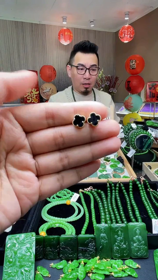 【闪购商品】和田玉耳钉银S925镀金镶嵌草耳钉一对