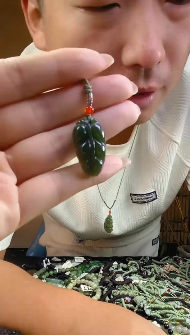 和田玉未镶嵌颈饰多样性发货，拍一发一