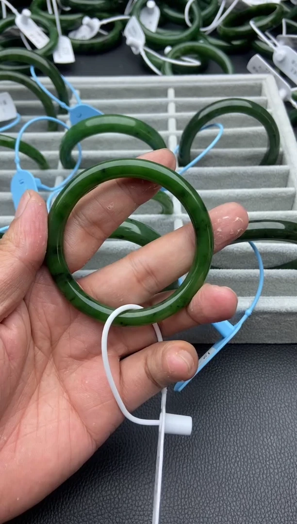 未镶嵌手镯和田玉（碧玉）16-55.6