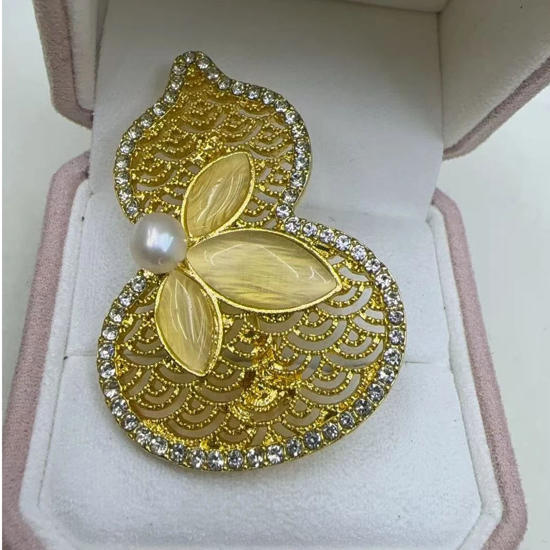 444 天然淡水珍珠胸针