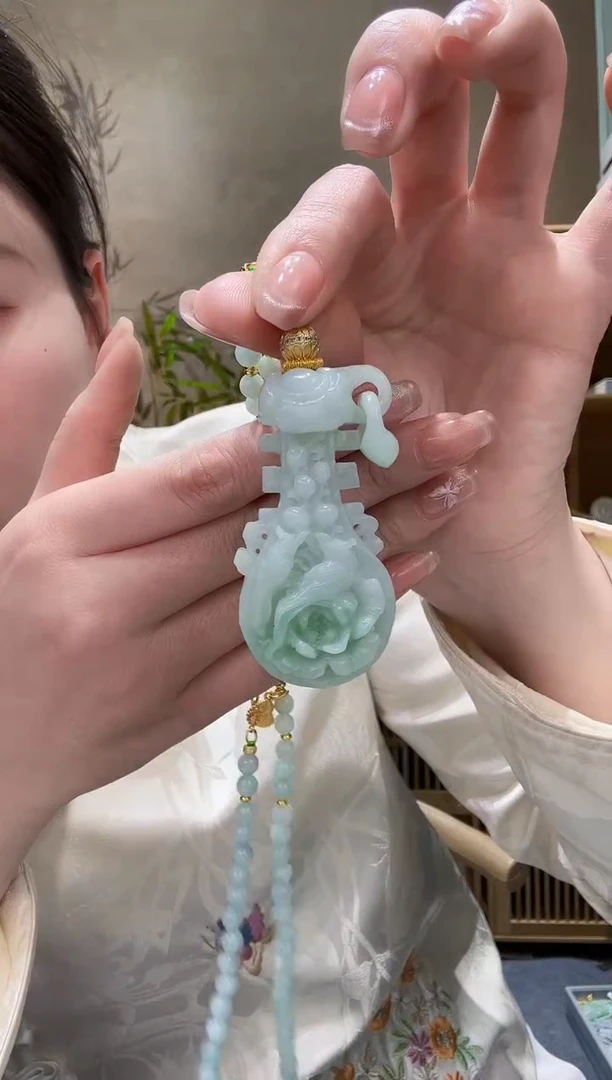 【闪购商品】翡翠颈饰未镶嵌吊坠