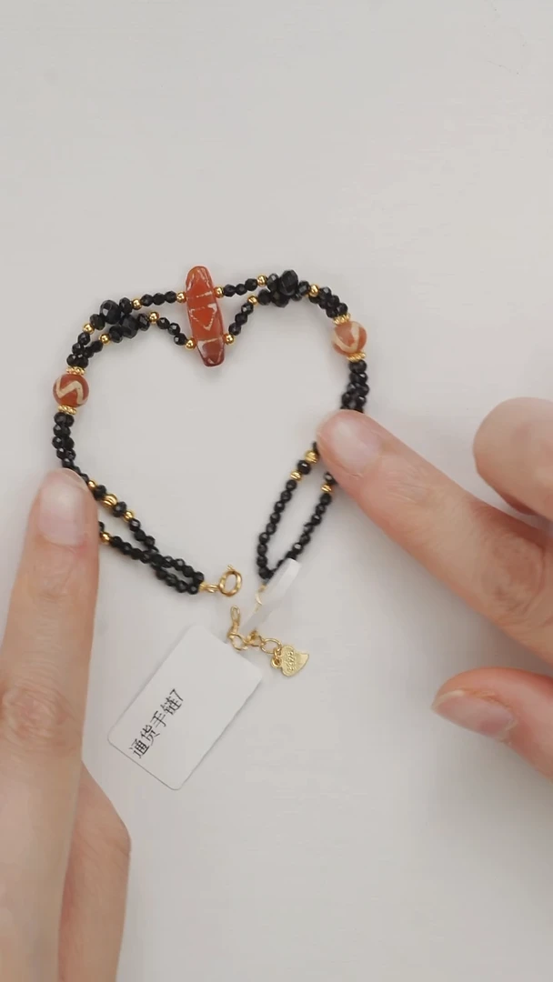 亚克力好看的红色手串