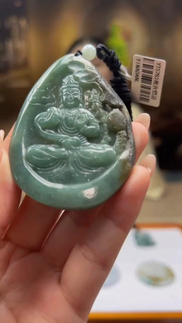 翡翠未镶嵌颈饰Y2025-4-20-1