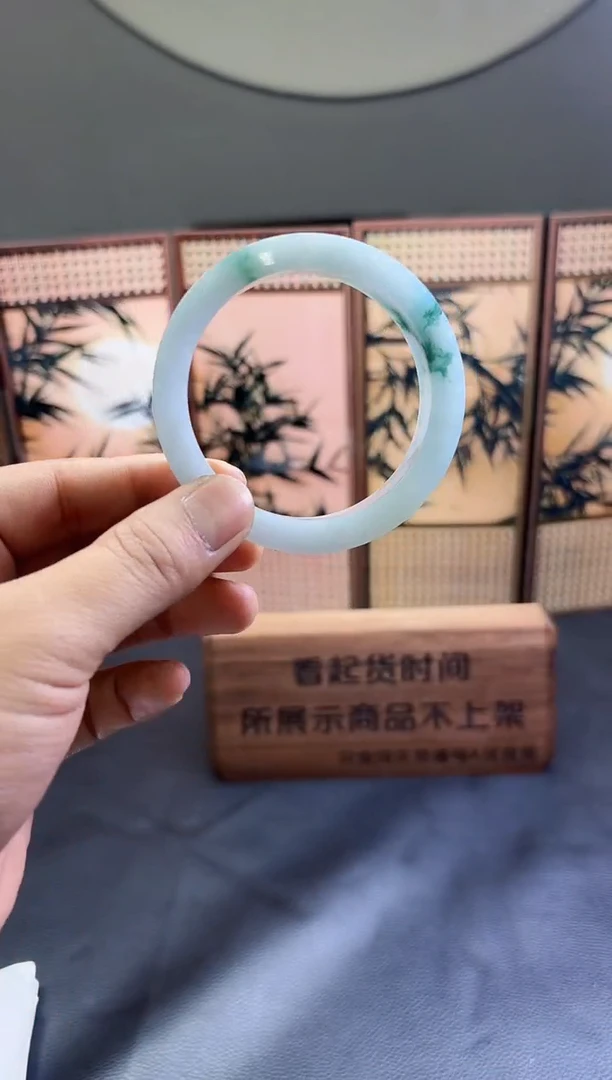 未镶嵌手镯定制翡翠手镯定制