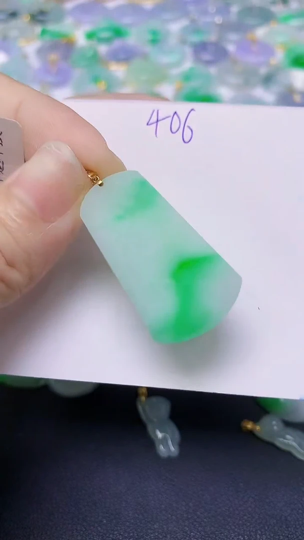 翡翠18K金镶嵌颈饰 天然缅甸翡翠A货