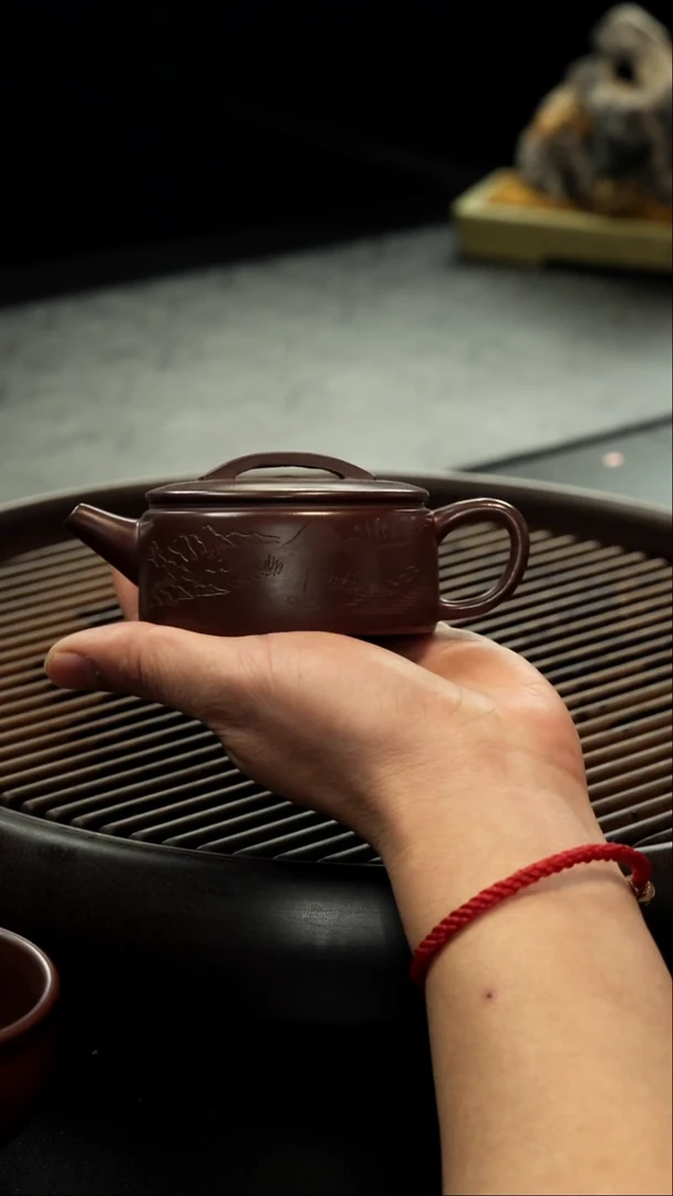 茶壶紫砂紫脂泥 汉瓦壶 刻绘