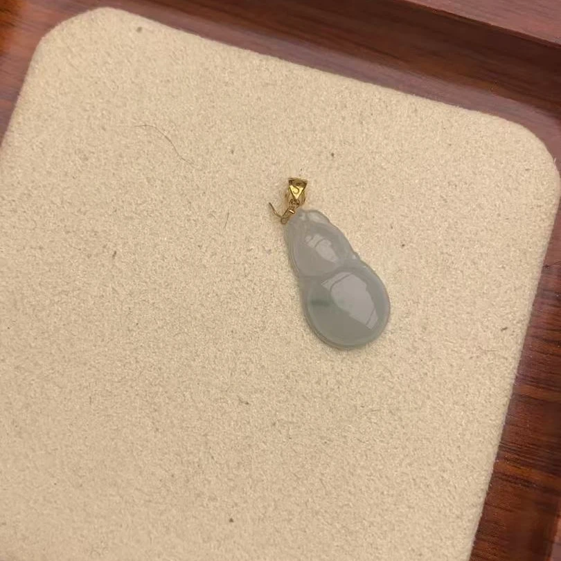 天然缅甸翡翠18K镶嵌葫芦