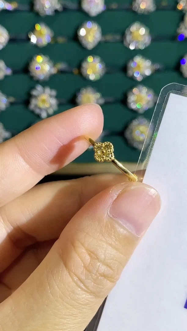 18K金镶嵌戒指钻石戒指