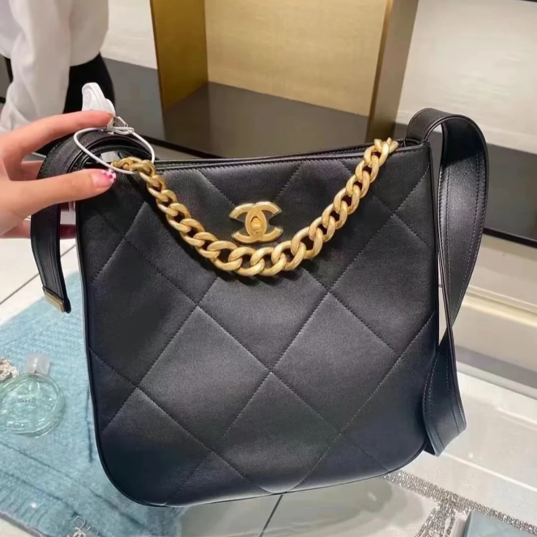 99新 Chanel/香奈儿 小花6欢 HOBO 嬉皮包 斜挎包 黑色 芯片开包