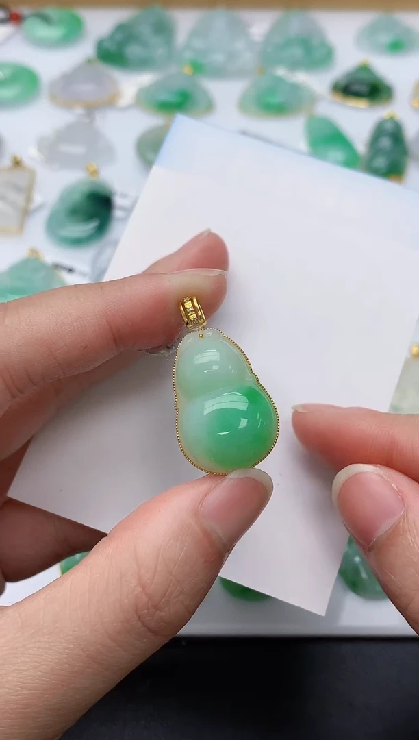 颈饰银S925镀金镶嵌翡翠天然A货