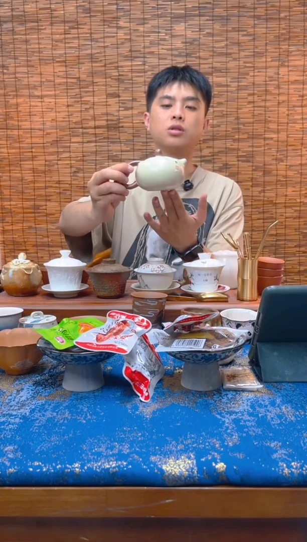 哥窑西施壶茶壶