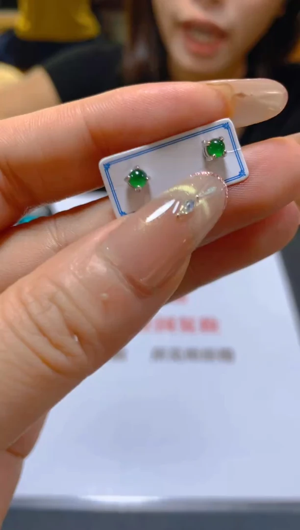 未镶嵌翡翠耳饰多样性发一