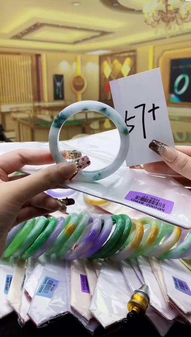 未镶嵌手镯翡翠AAAA