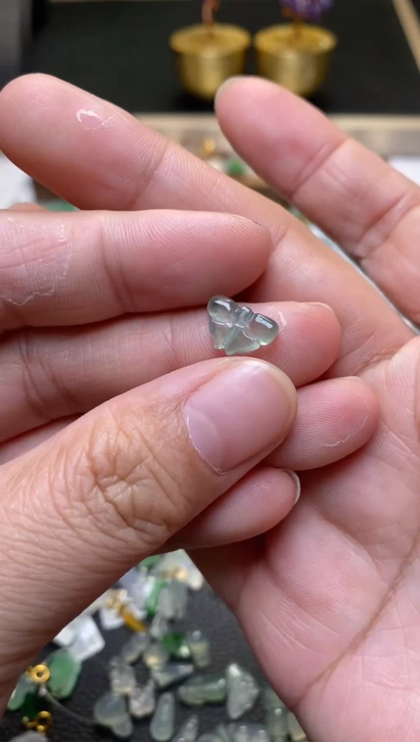 翡翠未镶嵌颈饰翡翠32908