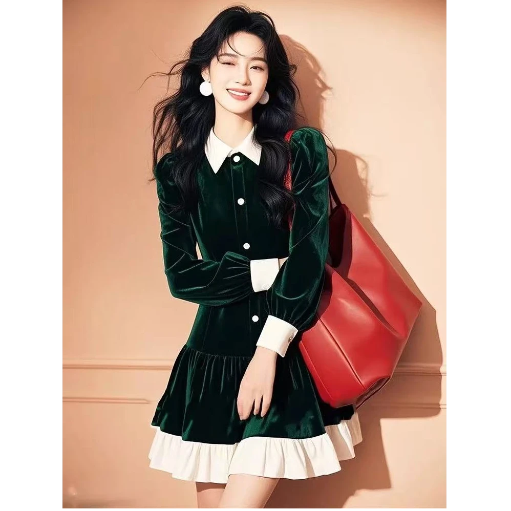 2025新款女秋冬季高级感小个子减龄洋气丝绒短款黑色气质连衣裙